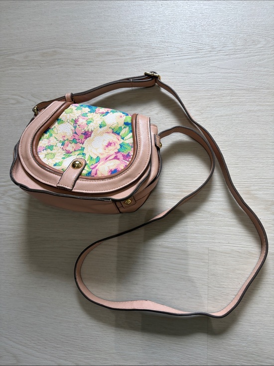 Jessica Simpson Handbags - Jessica Simpson mini purse 🌸